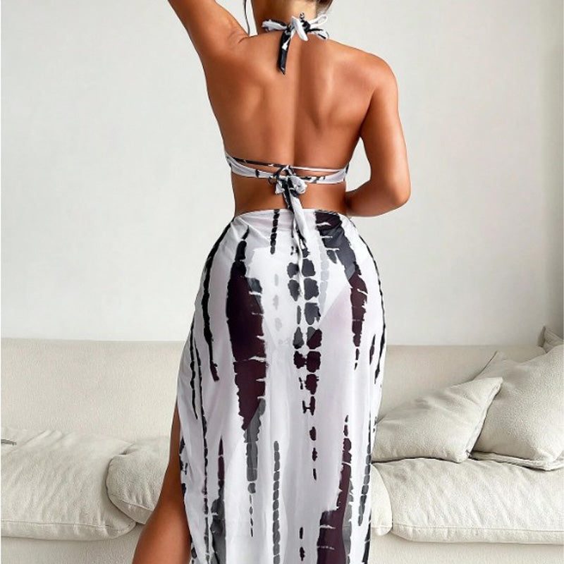 Traje de baño y vestido playero tie-dye